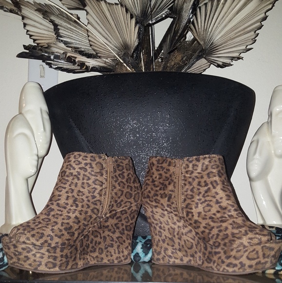 Shoes - Picture 4 of 6